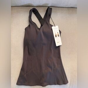 ALO ELEVATE TANK STUDIO PRO NWT XS black alo yoga sexy flattering top slimming